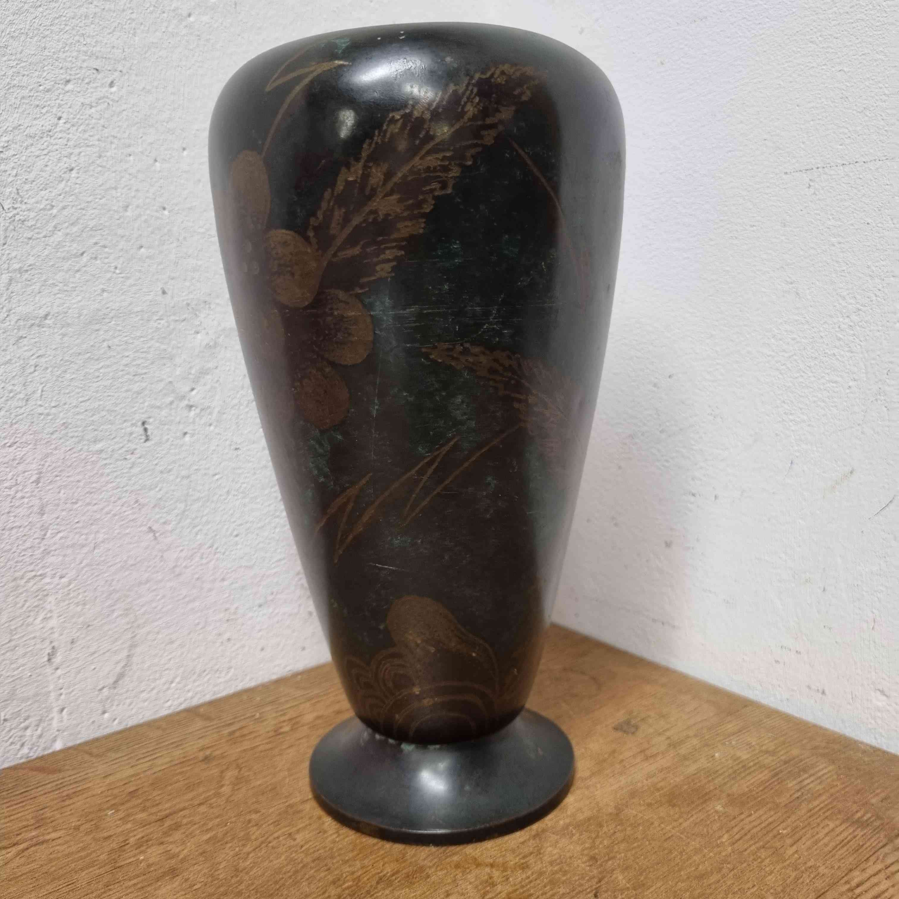 Kovová váza s leptaným florálním dekorem – Art Deco, WMF - pohled 4